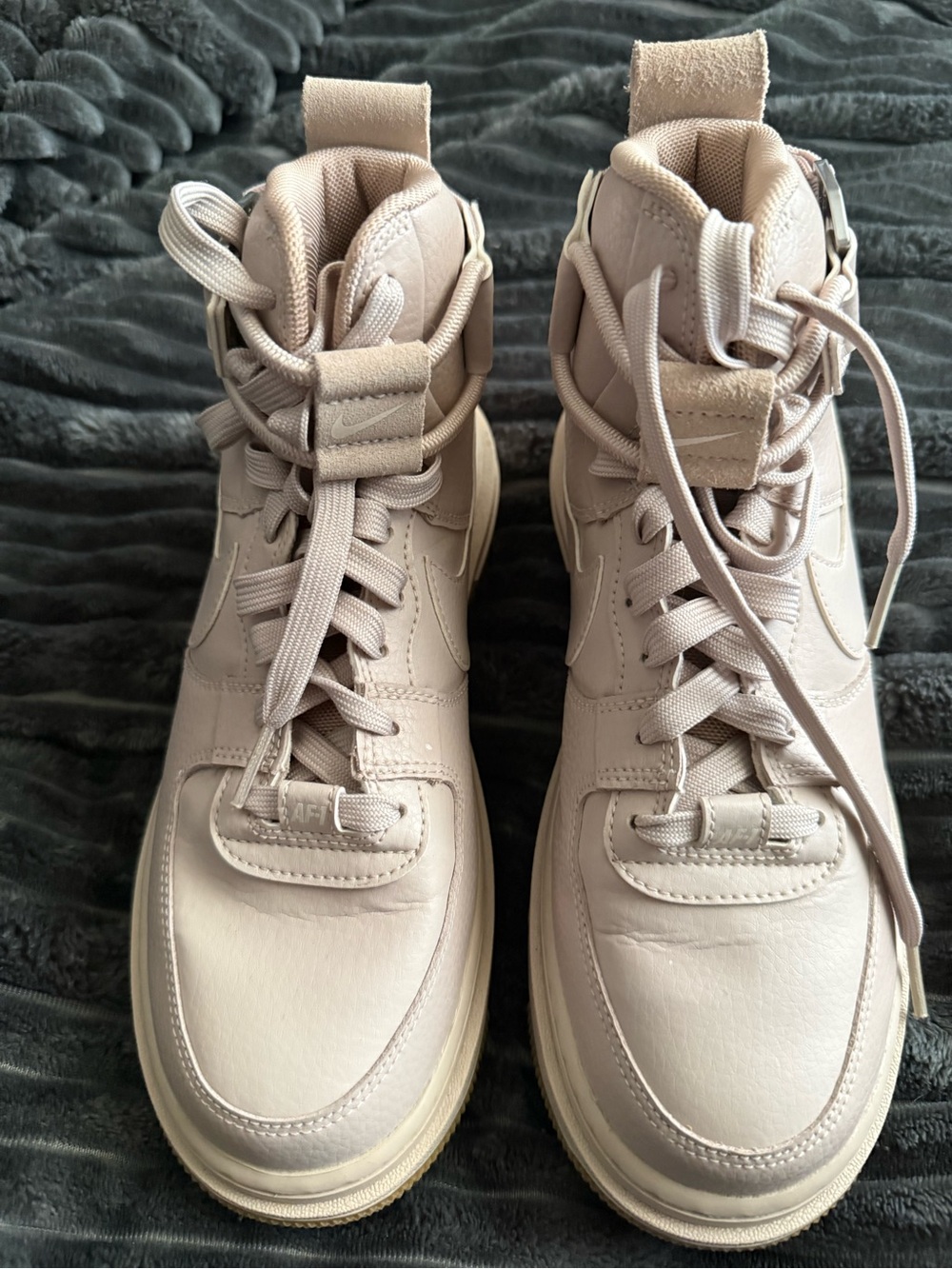 Nike Women’s size 7 Air Force 1 High-Top Sneakers in Light Beige